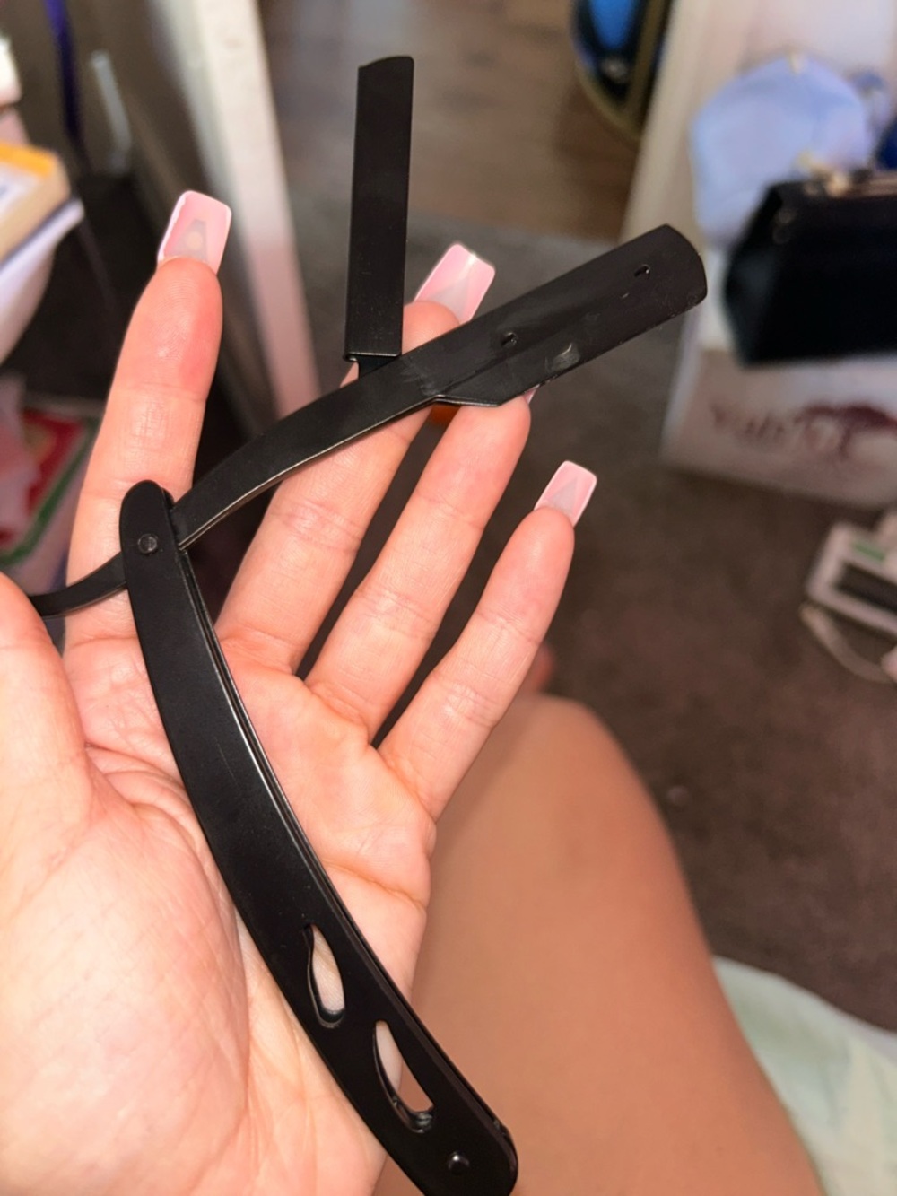 Black Men’s Folding Shaving Tool